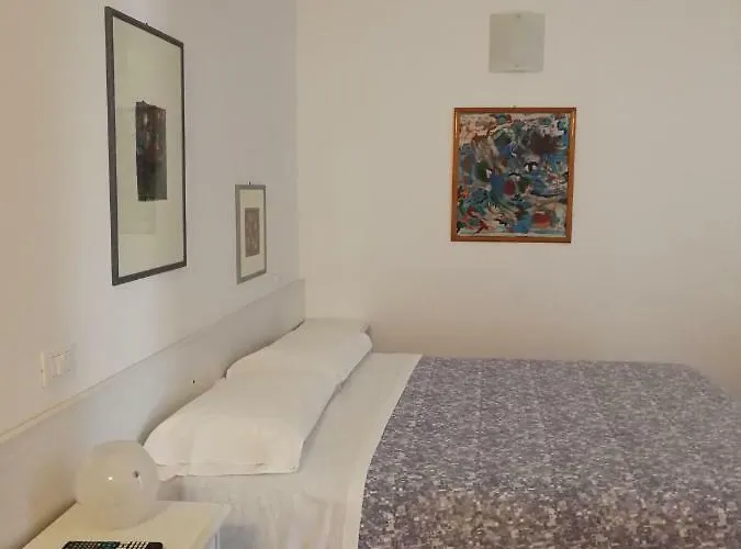 Paneolio Oda ve Kahvaltı 3*